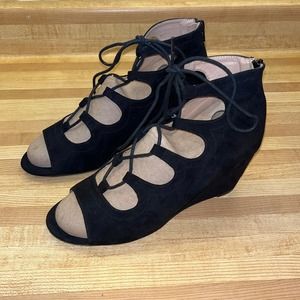 Black Suede Open Toe Wedge Sandals Size 10